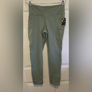 Jockey Premium Performance Lily Pad Green Size Medium Utility 7/8 Leggings NWT